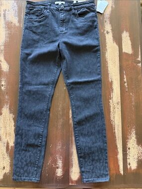 Women’s Black Leopard-Print Skinny Jeans